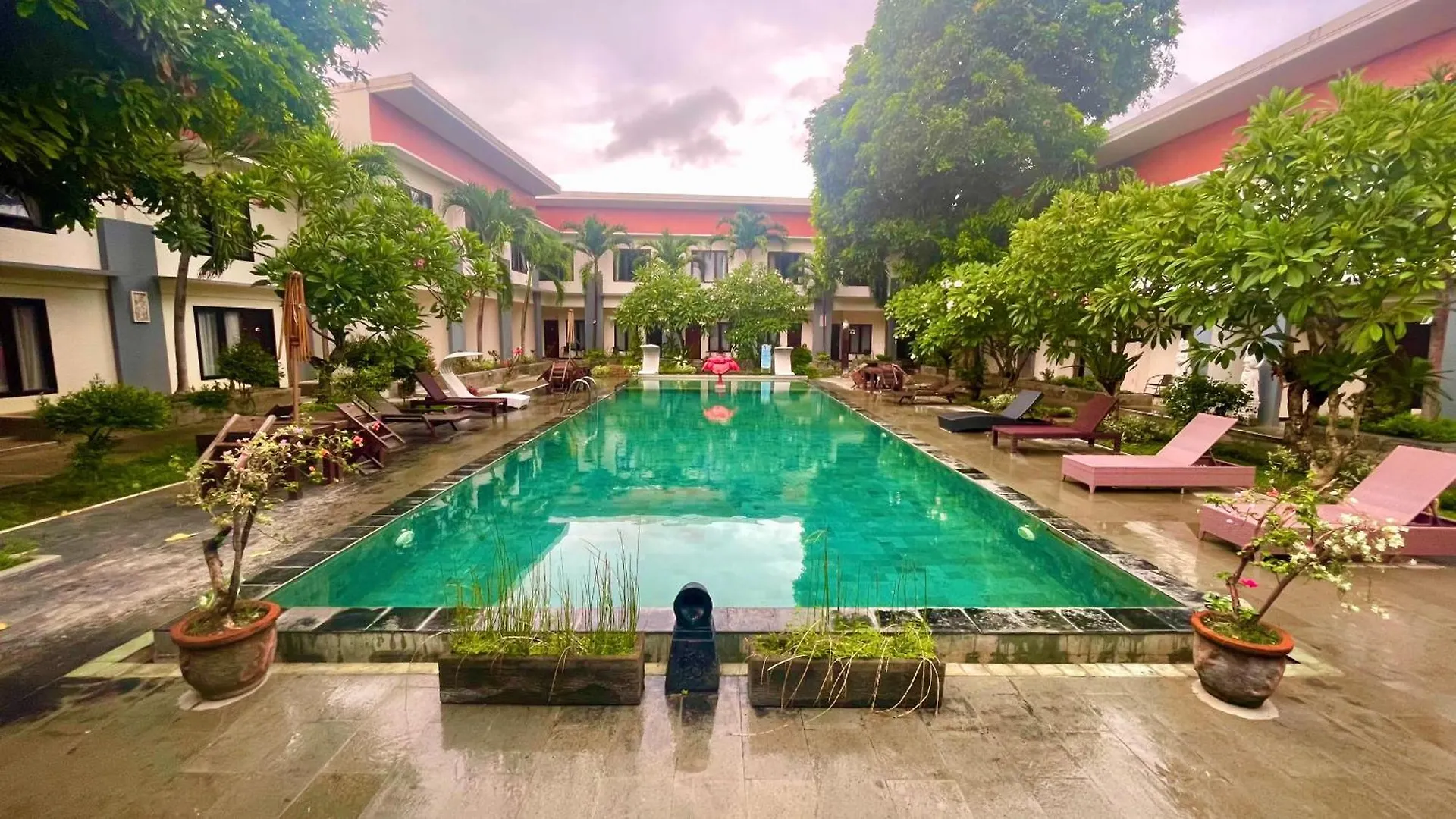 Ozz Hotel Kuta Kuta