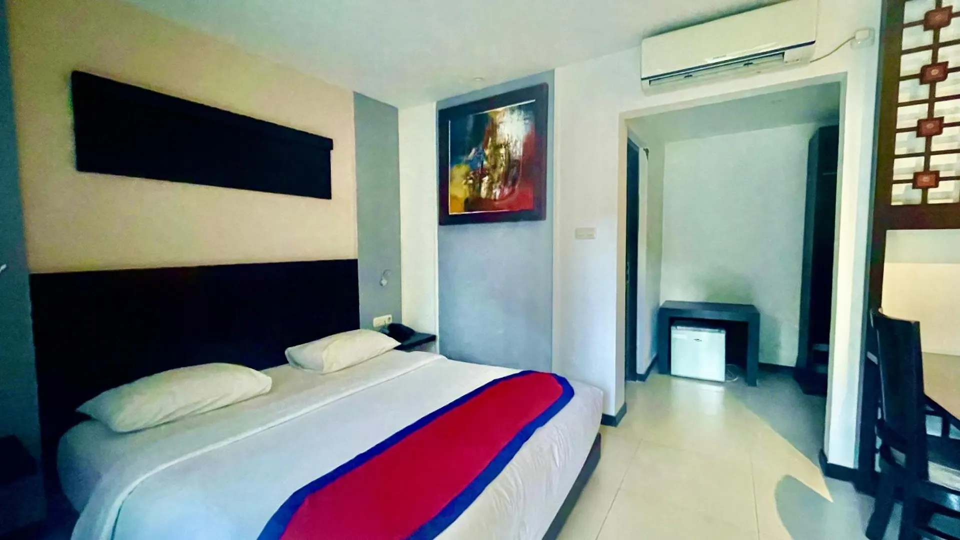 Ozz Hotel Kuta Kuta