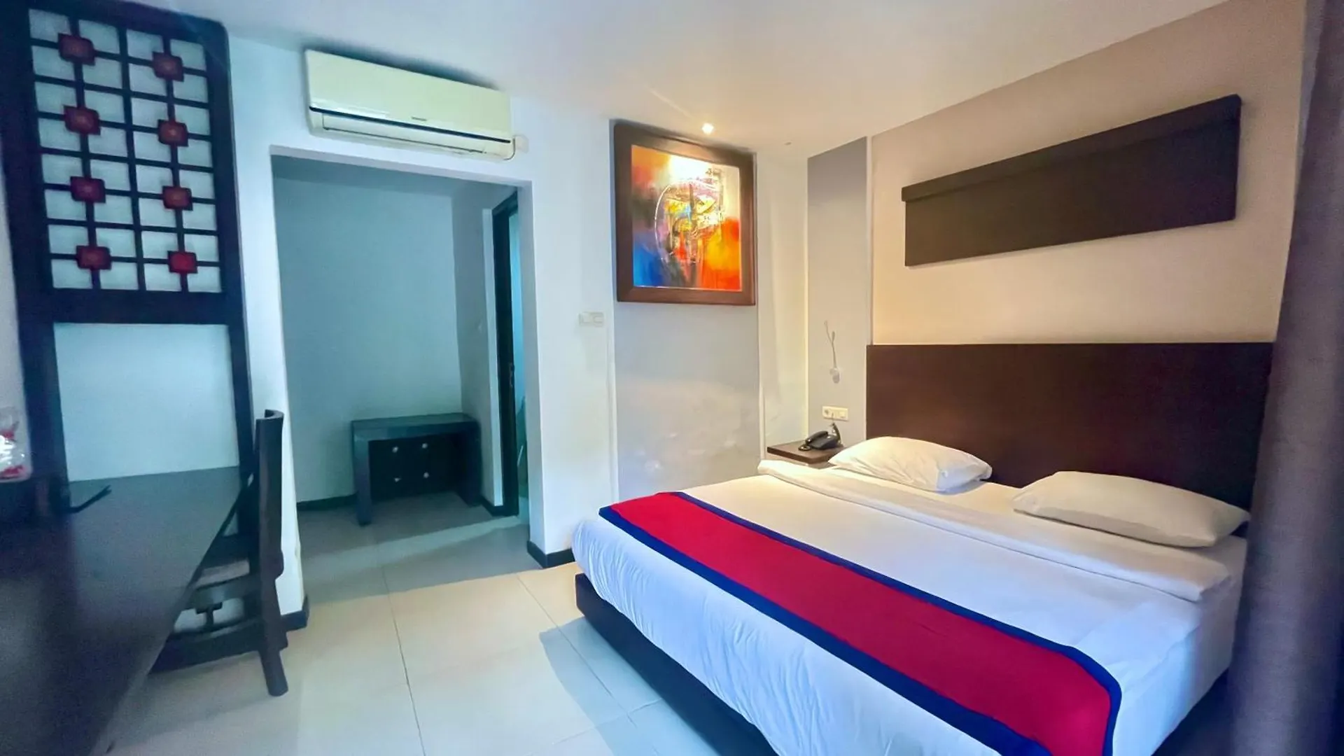 Ozz Hotel Kuta Kuta